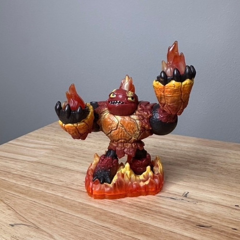 Activision Skylanders Giants Hot Head Fire Element Figure E3129 Magma Golem